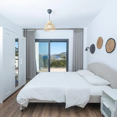 Al Mare Oezel Havuzlu Villa *